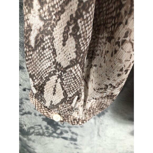 Banana Republic Blouse Women’s Animal Print Blouse Henley Snake Sheer SZ Medium - Picture 15 of 16